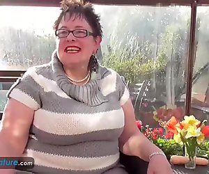 EuropeMature Chubby granny Honey